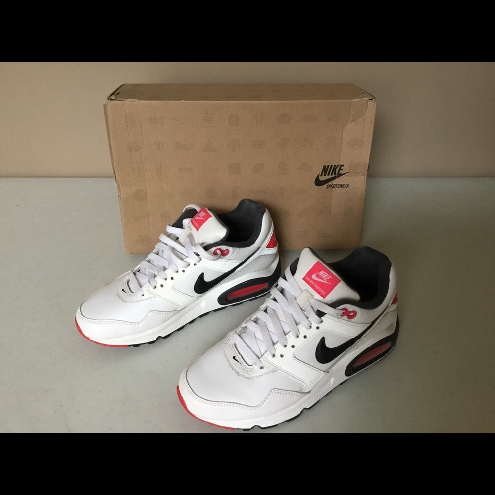 Nike Air Max Navigate Women’s Athletic Shoes 7.5